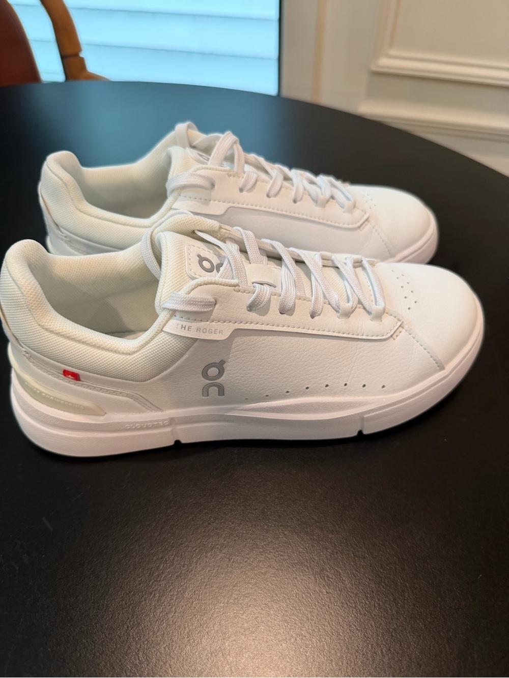 On Running Women’s White THE ROGER Advantage Sneakers